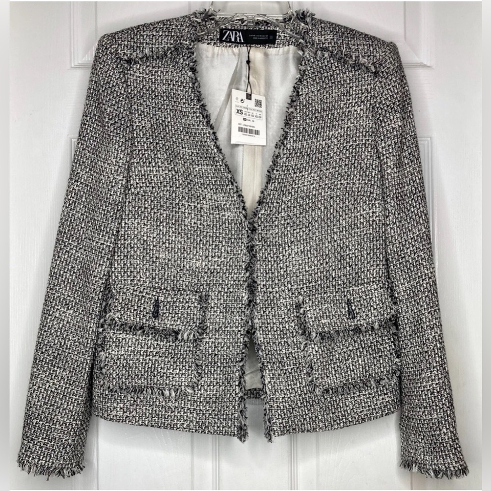 NEW NWT Woman ZARA Black White Tweed Fray L/s Blazer Jacket Sz XS Button Pockets